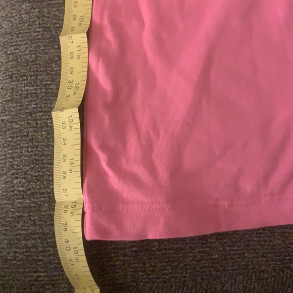 Embroidered logo t-shirt
- Fitted shape
- Ribbed crew neck
- Logo on the chest - Picture 8 of 14